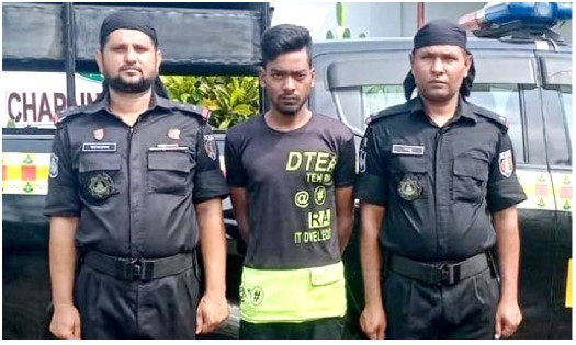 মাদক ও অস্ত্রসহ এক কিশোর গ্যাং লিডার আটক